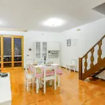 6 Bedroom Stunning In Feriehus *