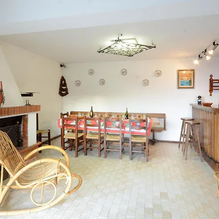 Сasa de vacaciones 6 Bedroom Amazing In