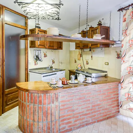 Сasa de vacaciones 6 Bedroom Amazing In Monticello Amiata