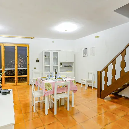 6 Bedroom Amazing In Сasa de vacaciones *