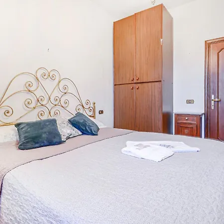 6 Bedroom Amazing In Сasa de vacaciones *