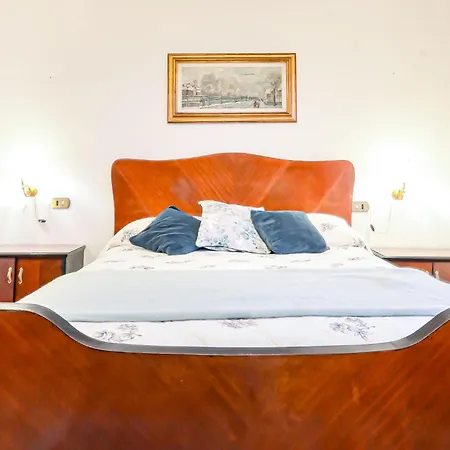 Сasa de vacaciones 6 Bedroom Amazing In