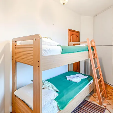 Сasa de vacaciones 6 Bedroom Amazing In *